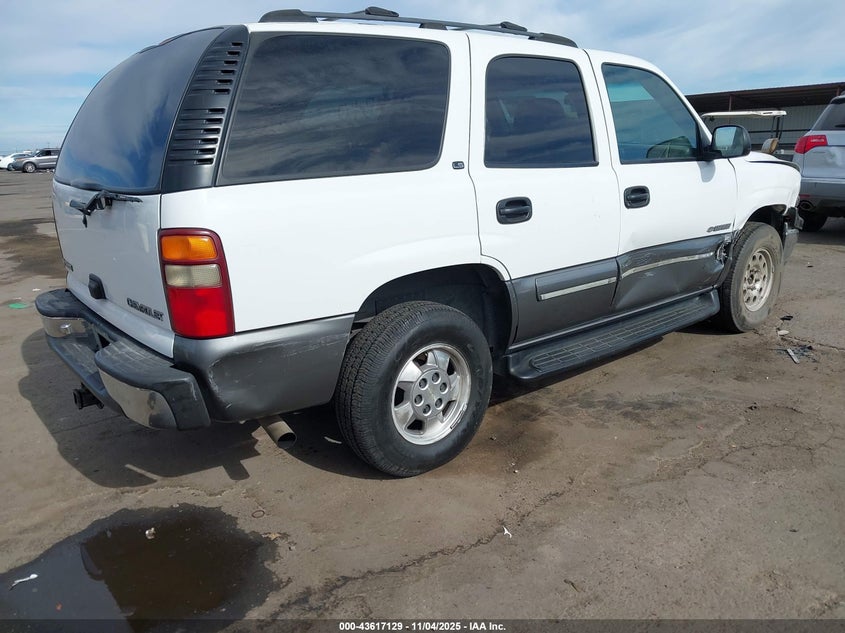 1GNEC13T9YJ147293 2000 CHEVROLET TAHOE photo no. 4