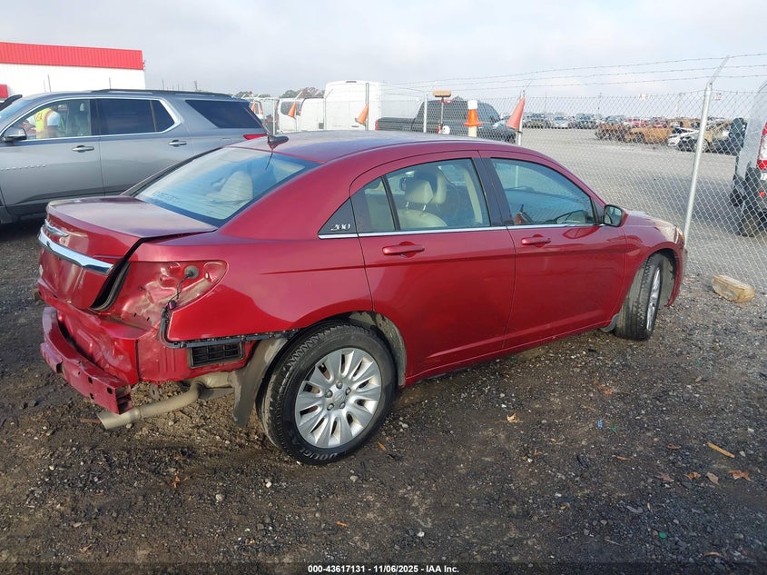 1C3CCBAG2EN136852 2014 CHRYSLER 200 photo no. 4