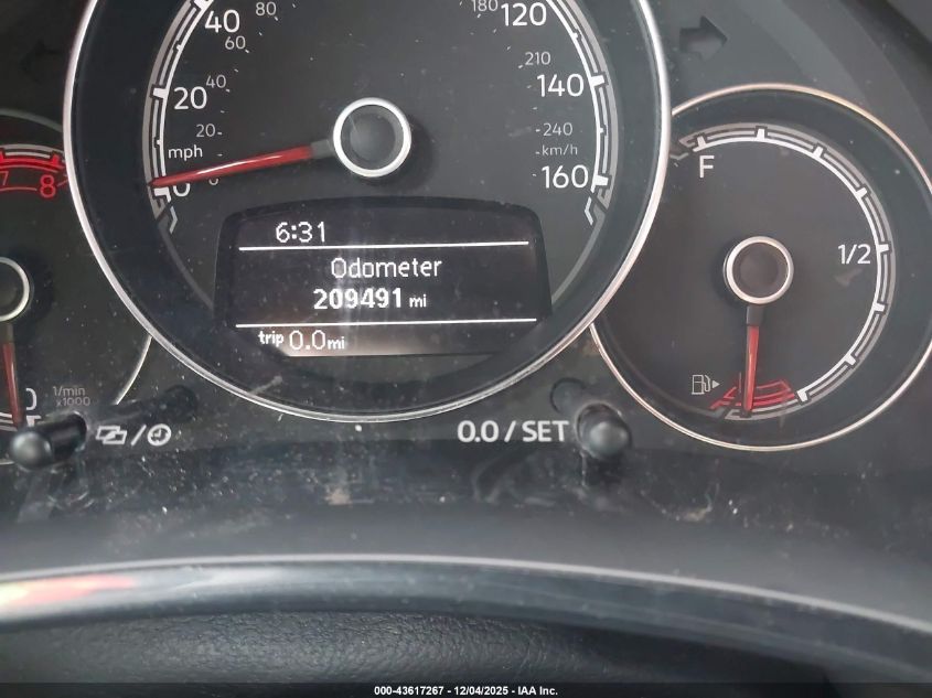 2017 Volkswagen Beetle #Pinkbeetle/1.8T Classic/1.8T S VIN: 3VWF17AT2HM614188 Lot: 43617267