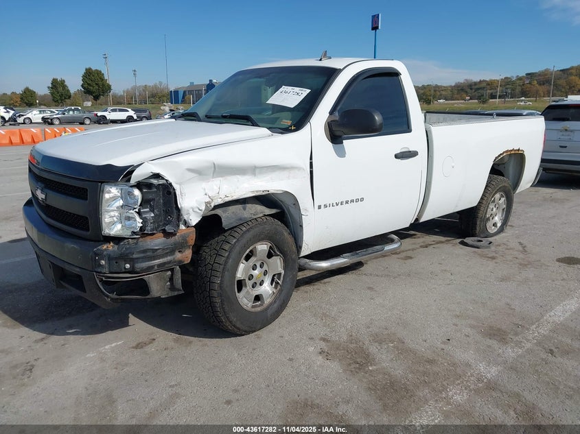 1GCEC14X28Z190420 2008 CHEVROLET SILVERADO photo no. 2