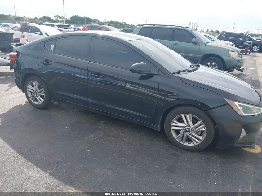 HYUNDAI ELANTRA SEL