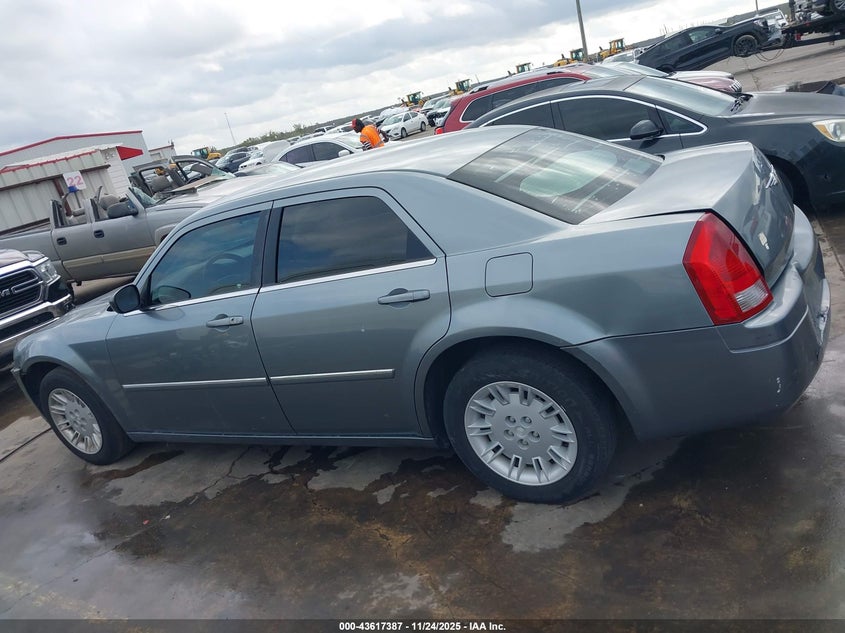 2007 Chrysler 300 VIN: 2C3KA43R17H780625 Lot: 43617387