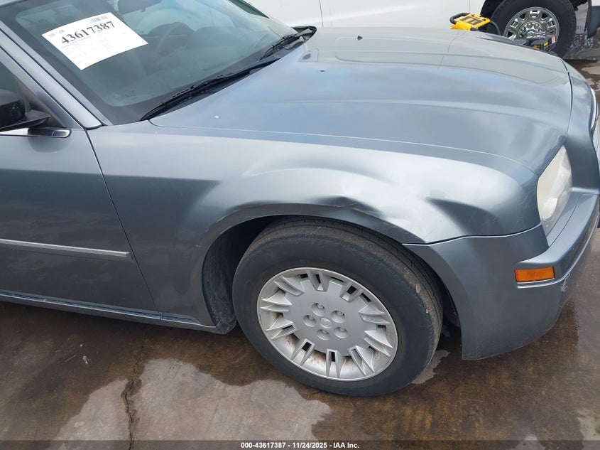 2007 Chrysler 300 VIN: 2C3KA43R17H780625 Lot: 43617387