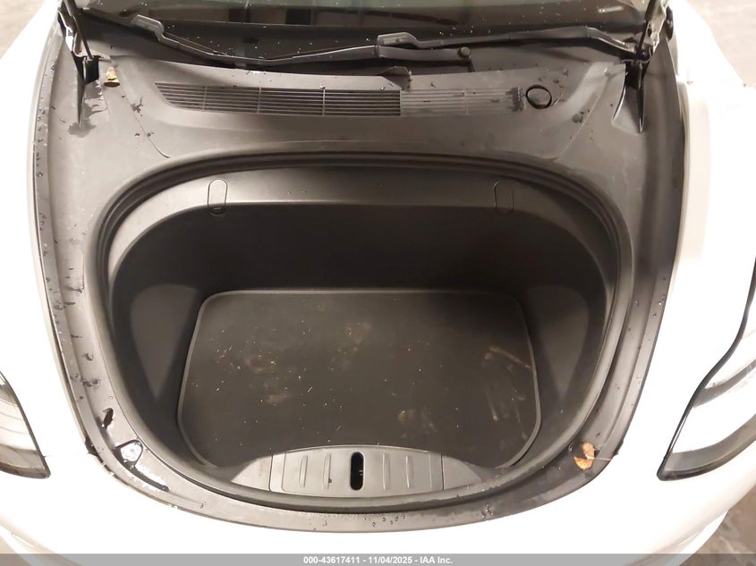 2018 Tesla Model 3 Long Range/Performance VIN: 5YJ3E1EB2JF081729 Lot: 43617411