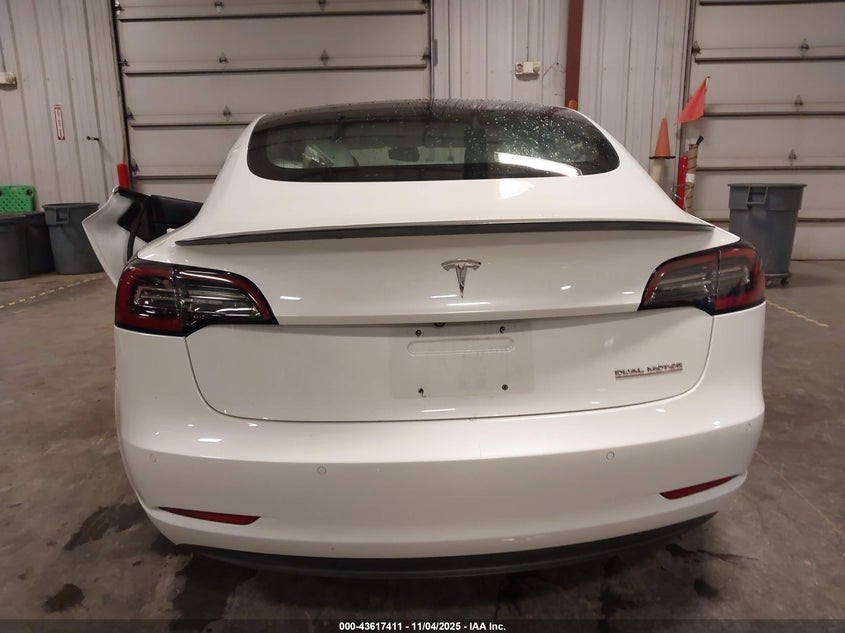 2018 Tesla Model 3 Long Range/Performance VIN: 5YJ3E1EB2JF081729 Lot: 43617411