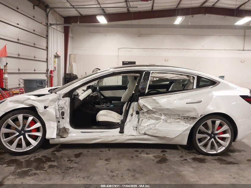 2018 Tesla Model 3 Long Range/Performance VIN: 5YJ3E1EB2JF081729 Lot: 43617411