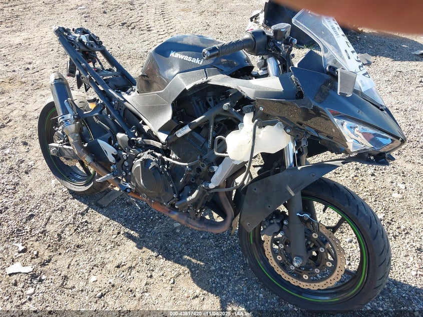 2023 Kawasaki Ex400 VIN: JKAEXKH18PDAN3135 Lot: 43617420