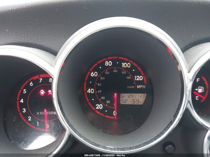 2005 Toyota Matrix Xr VIN: 2T1KR32E15C334513 Lot: 43617489