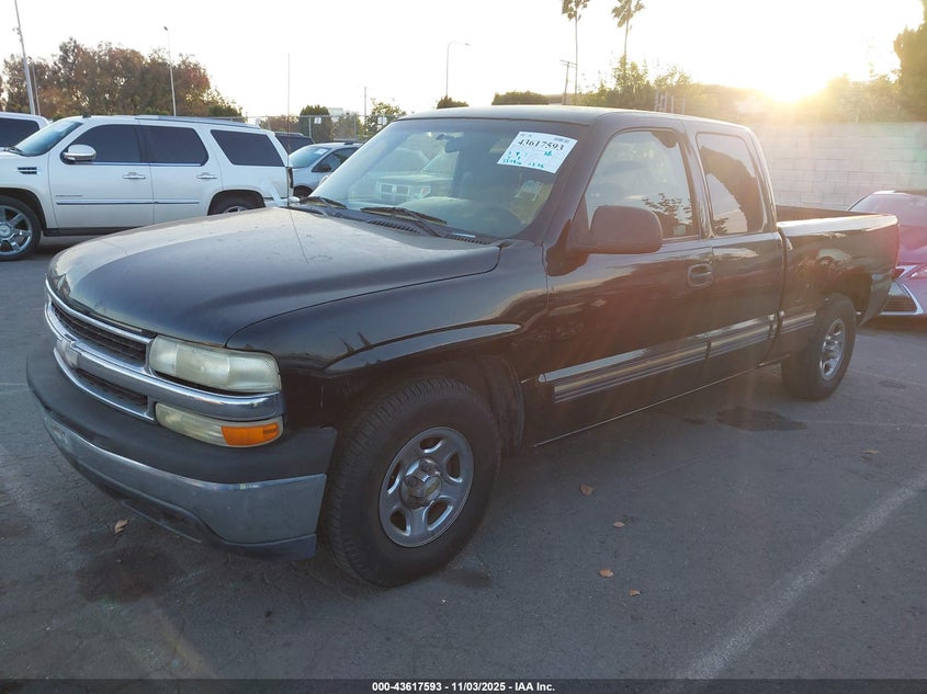 2GCEC19VX21210128 2002 CHEVROLET SILVERADO photo no. 2