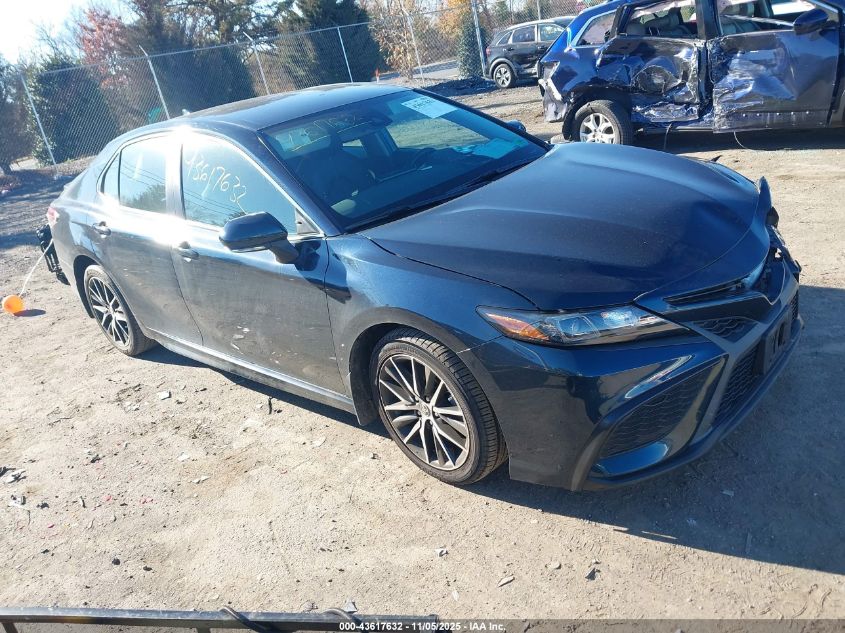 TOYOTA CAMRY SE
