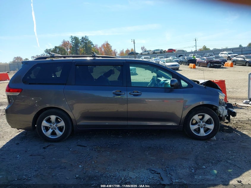 2014 TOYOTA SIENNA LE V6 8 PASSENGER 5TDKK3DC3ES427153