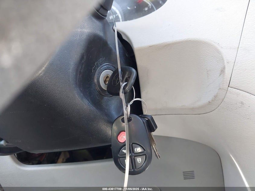 2014 TOYOTA SIENNA LE V6 8 PASSENGER 5TDKK3DC3ES427153