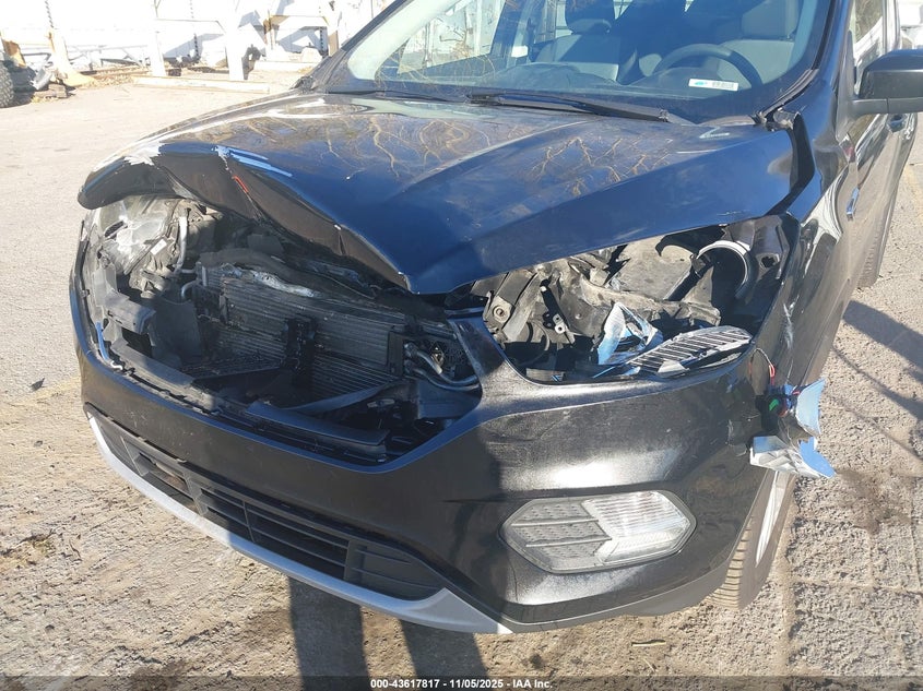 2018 Ford Escape Se VIN: 1FMCU0GD2JUB31852 Lot: 43617817