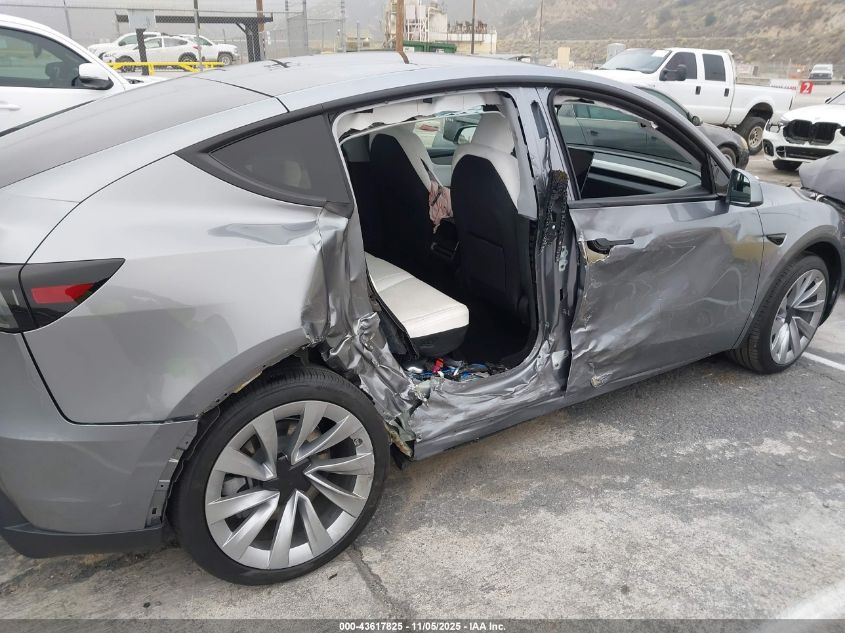 2026 Tesla Model Y Long Range Dual Motor All-Wheel Drive/Long Range Launch Series VIN: 7SAYGDEE1TF342348 Lot: 43617825