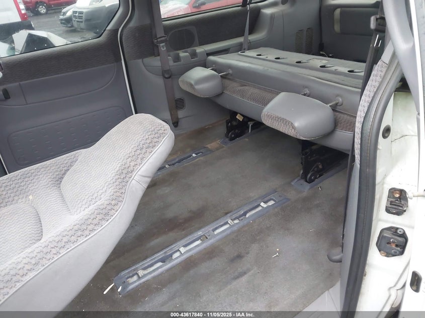 1999 Dodge Grand Caravan Se VIN: 1B4GP44L5XB584770 Lot: 43617840