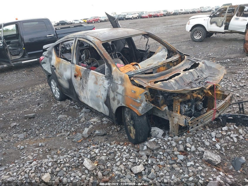 2016 NISSAN VERSA 1.6 SL - 3N1CN7AP5GL824594