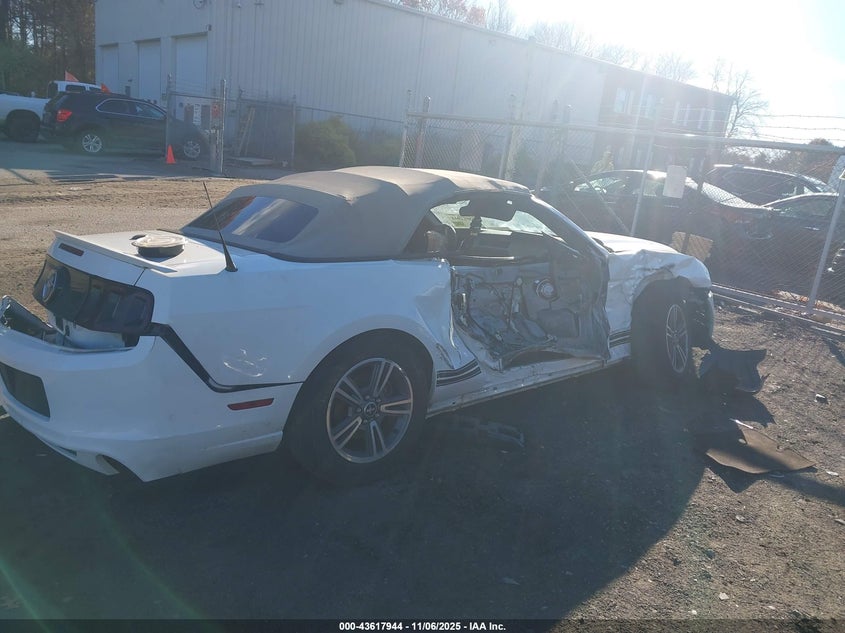 2013 Ford Mustang V6 Premium VIN: 1ZVBP8EM8D5233600 Lot: 43617944