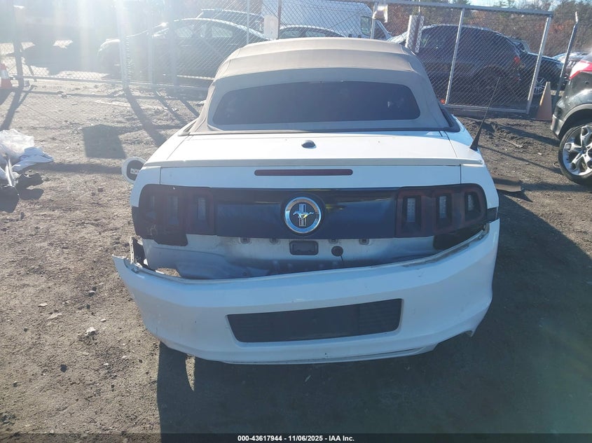 2013 Ford Mustang V6 Premium VIN: 1ZVBP8EM8D5233600 Lot: 43617944