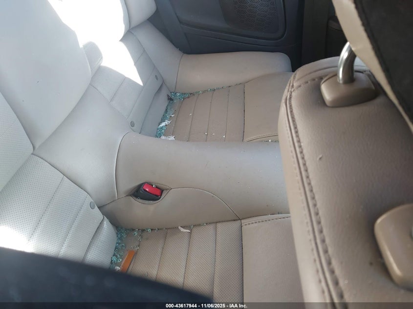 2013 Ford Mustang V6 Premium VIN: 1ZVBP8EM8D5233600 Lot: 43617944