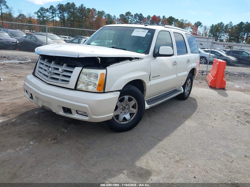 1GYEK63N83R265043 2003 CADILLAC ESCALADE photo no. 2