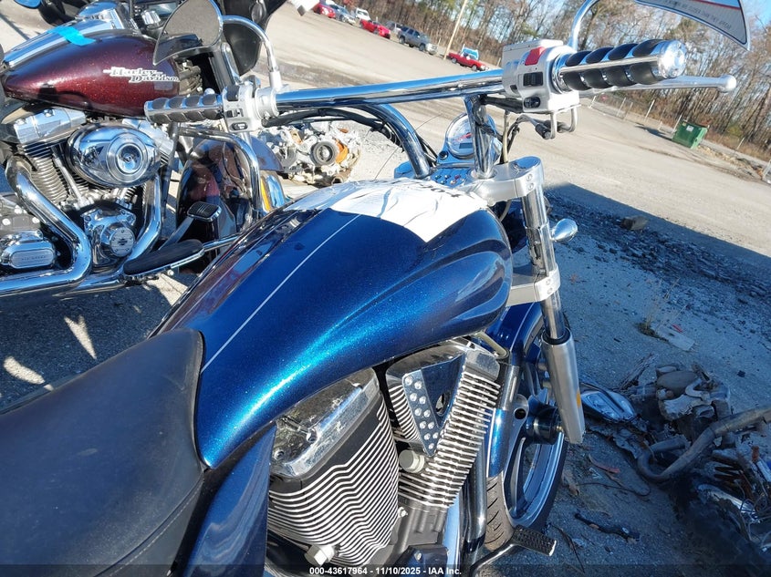 5VPXB26D273000848 2007 VICTORY VEGAS photo no. 5