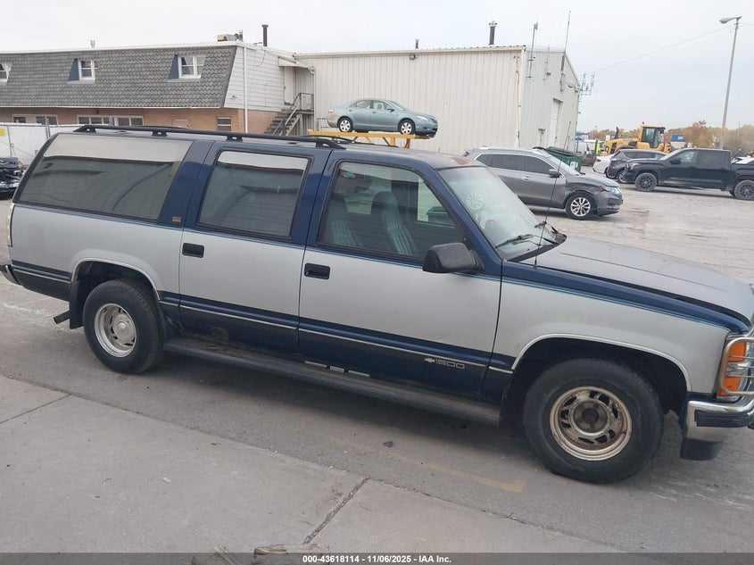 1994 Chevrolet Suburban C1500 VIN: 1GNEC16K5RJ305763 Lot: 43618114