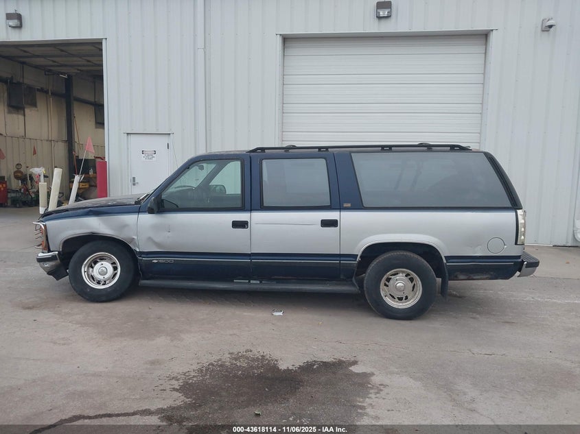 1994 Chevrolet Suburban C1500 VIN: 1GNEC16K5RJ305763 Lot: 43618114