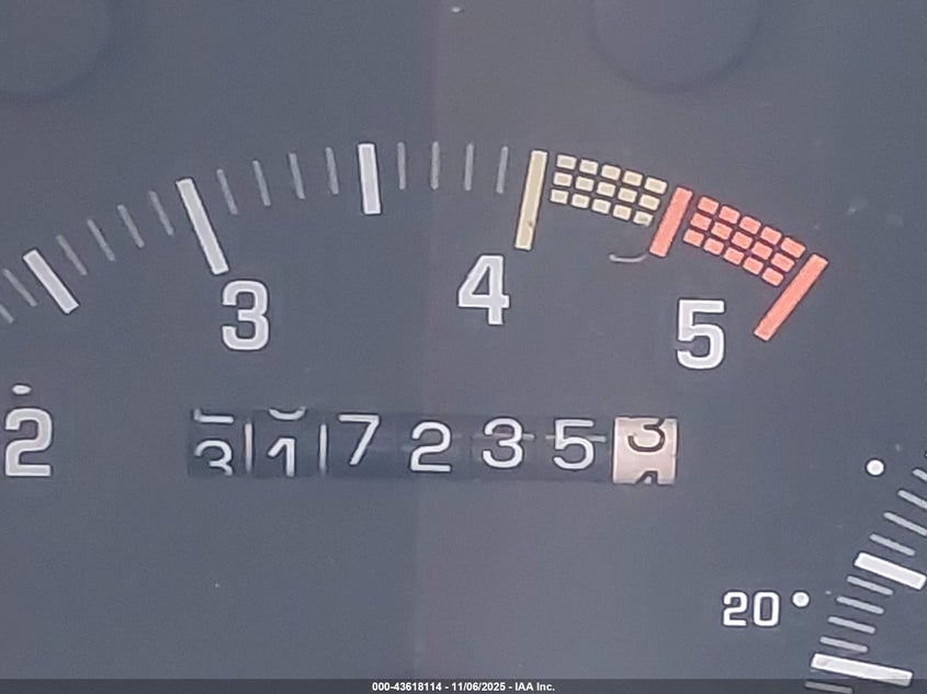 1994 Chevrolet Suburban C1500 VIN: 1GNEC16K5RJ305763 Lot: 43618114