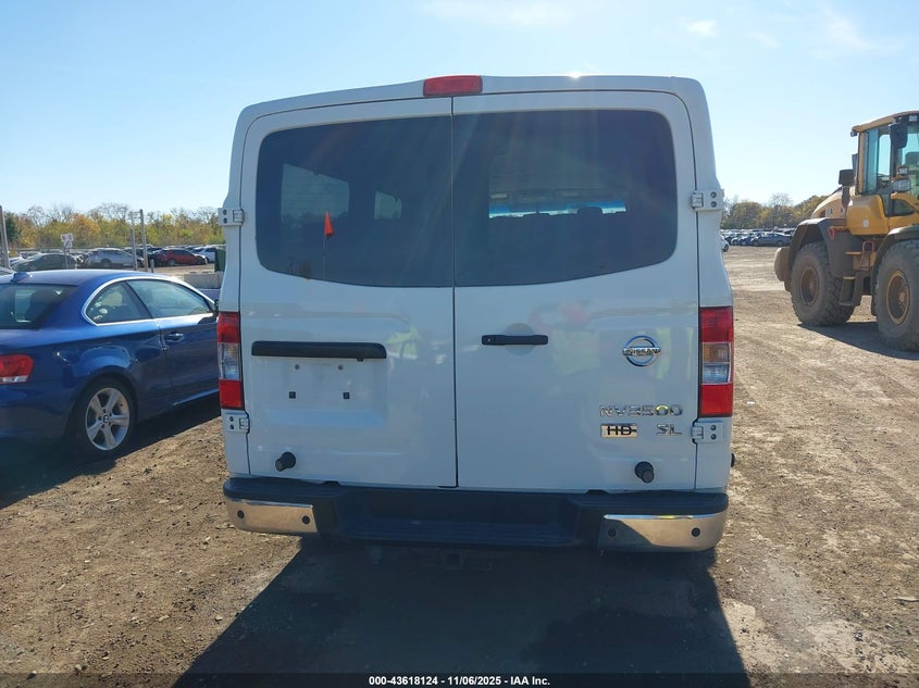 2015 NISSAN NV PASSENGER NV3500 HD SL V8 - 5BZAF0AAXFN851633