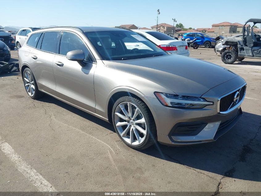 VOLVO V60 T5 MOMENTUM