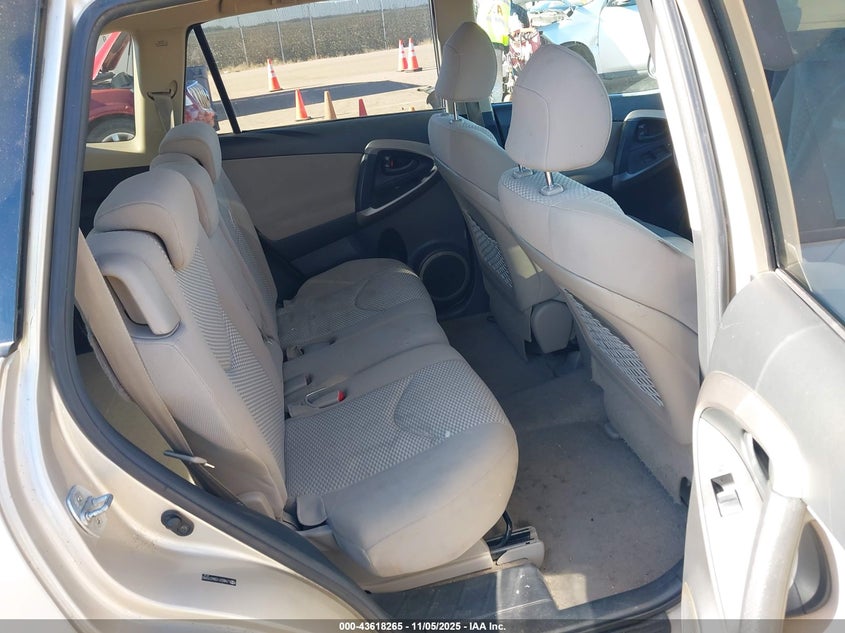 2008 Toyota Rav4 Limited VIN: JTMBD31V286070990 Lot: 43618265