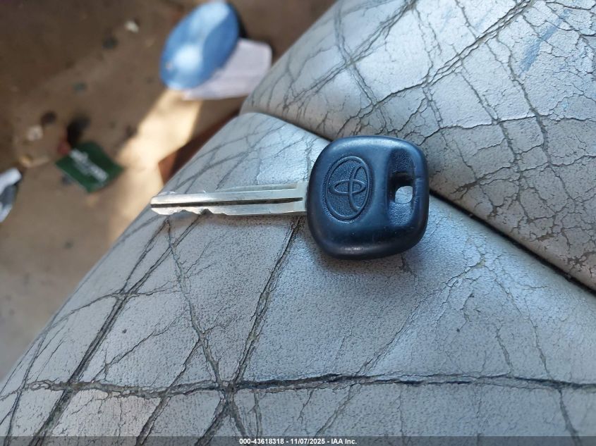 2000 Toyota Avalon Xls VIN: 4T1BF28B8YU063839 Lot: 43618318