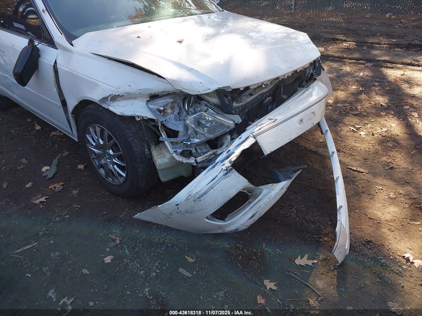 2000 Toyota Avalon Xls VIN: 4T1BF28B8YU063839 Lot: 43618318