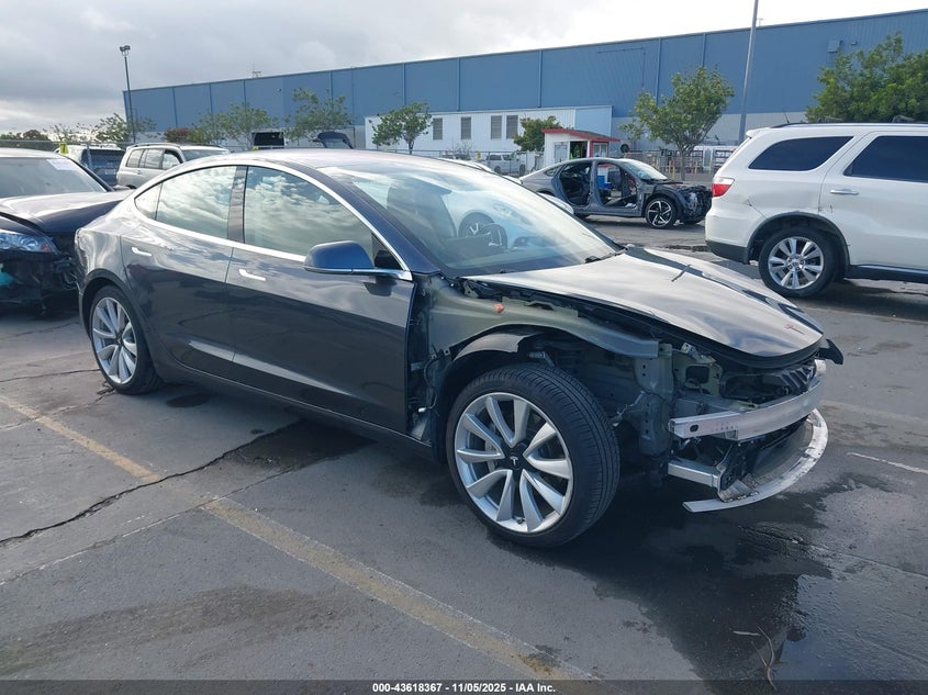 TESLA MODEL 3 LONG RANGE/MID RANGE