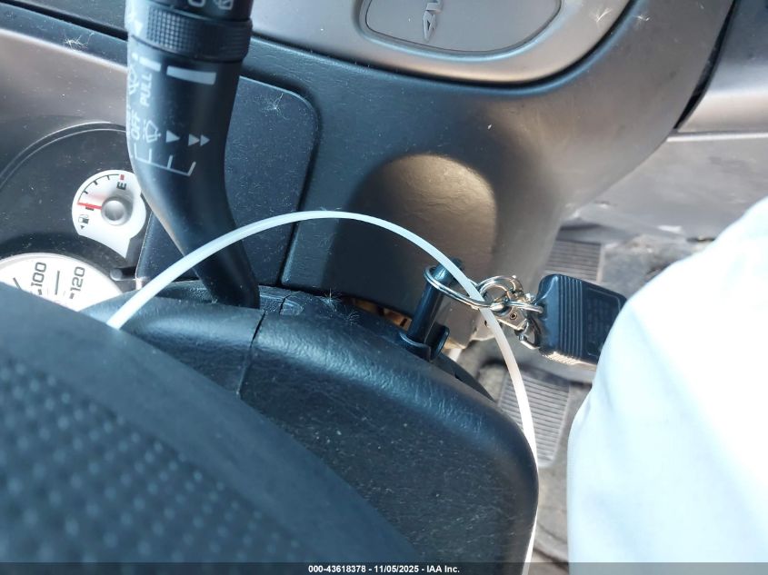 2005 Ford Escape Xls VIN: 1FMYU92Z45KE16955 Lot: 43618378