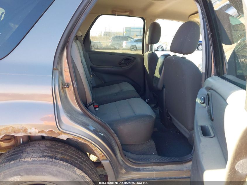 2005 Ford Escape Xls VIN: 1FMYU92Z45KE16955 Lot: 43618378