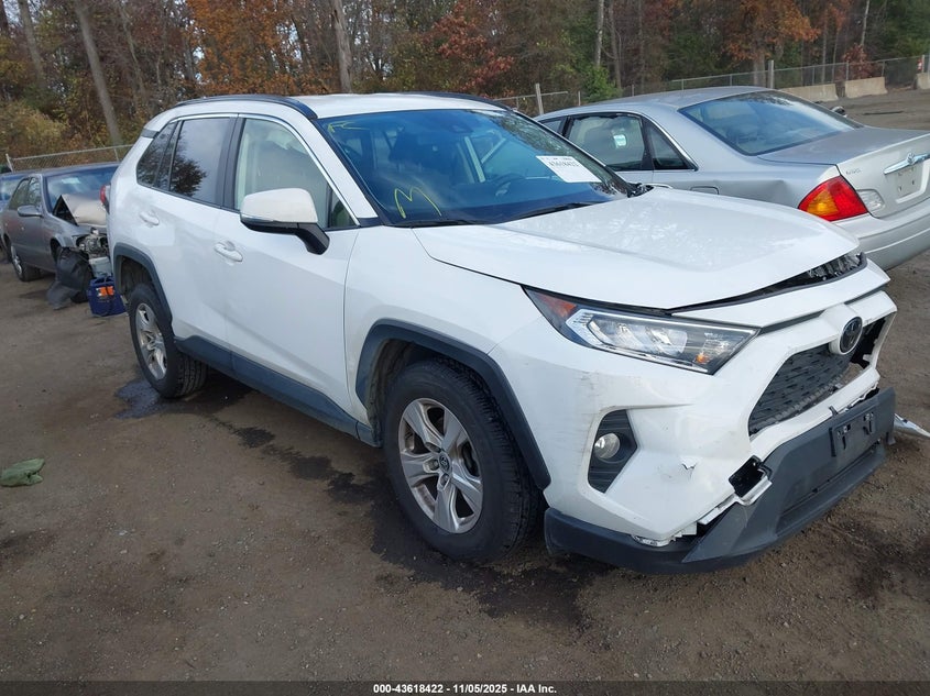 2020 TOYOTA RAV4 XLE - JTMP1RFV7LD059546