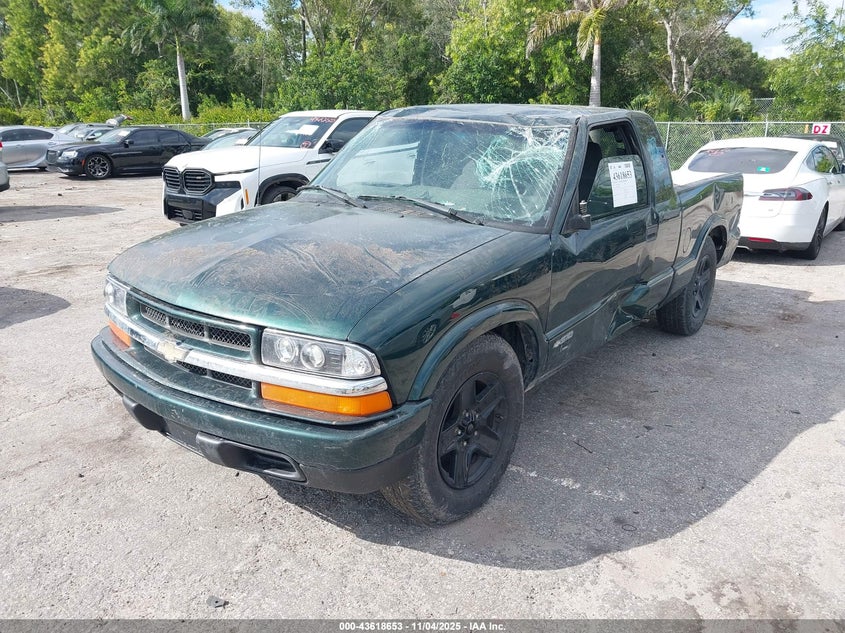 1GCCS19W528243814 2002 CHEVROLET S-10 PICKUP photo no. 2