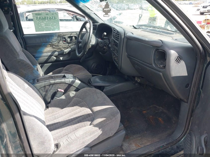 1GCCS19W528243814 2002 CHEVROLET S-10 PICKUP photo no. 5