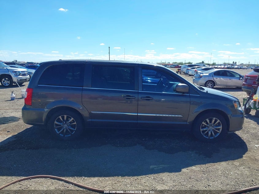 2016 Chrysler Town & Country S VIN: 2C4RC1HG5GR159019 Lot: 43618690