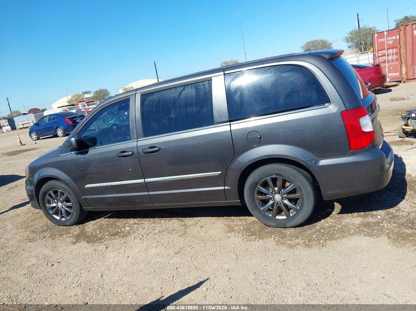 2016 Chrysler Town & Country S VIN: 2C4RC1HG5GR159019 Lot: 43618690
