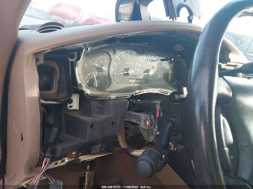 1997 Ford Explorer Eddie Bauer/Limited/Xl/Xlt VIN: 1FMDU34E0VZC04325 Lot: 43618727