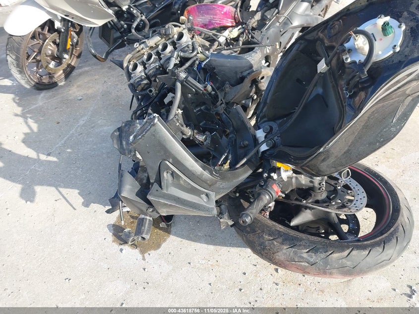 2005 YAMAHA YZFR6 L JYARJ06E45A022538