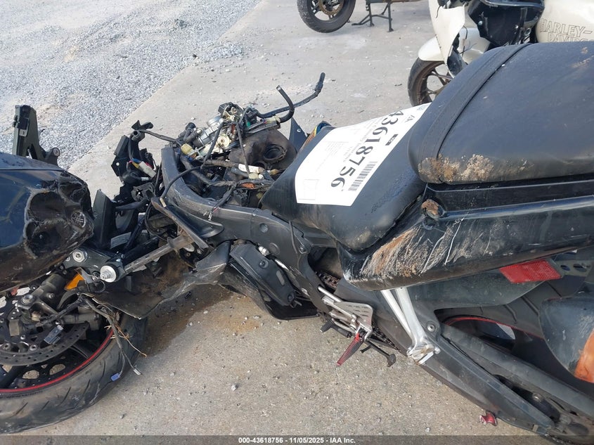 2005 YAMAHA YZFR6 L JYARJ06E45A022538