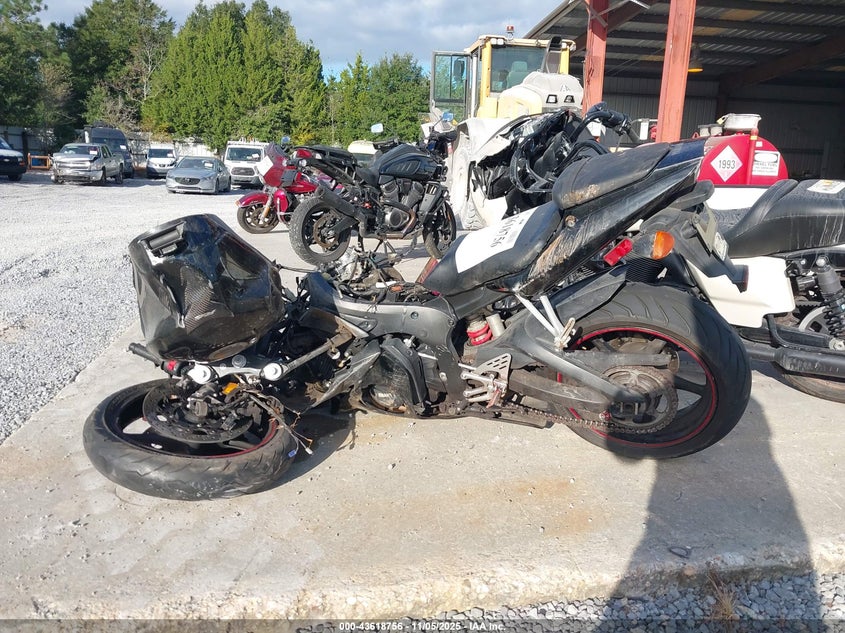 2005 YAMAHA YZFR6 L JYARJ06E45A022538