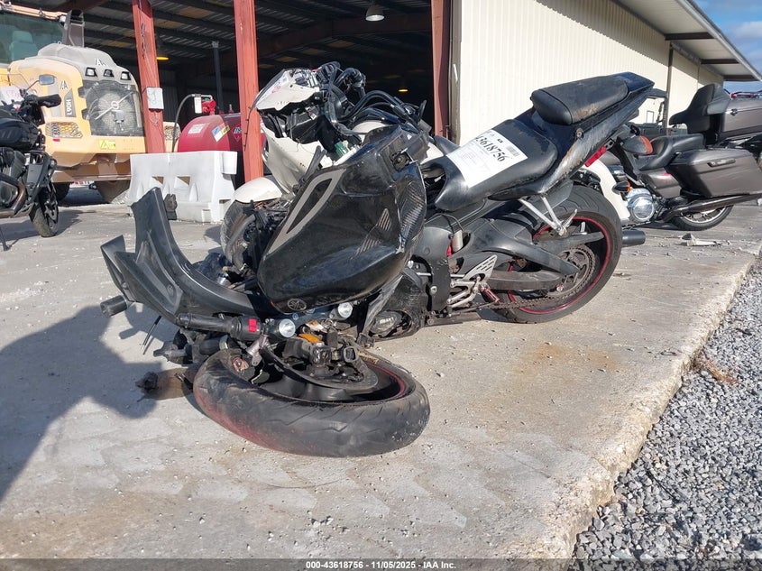 2005 YAMAHA YZFR6 L JYARJ06E45A022538