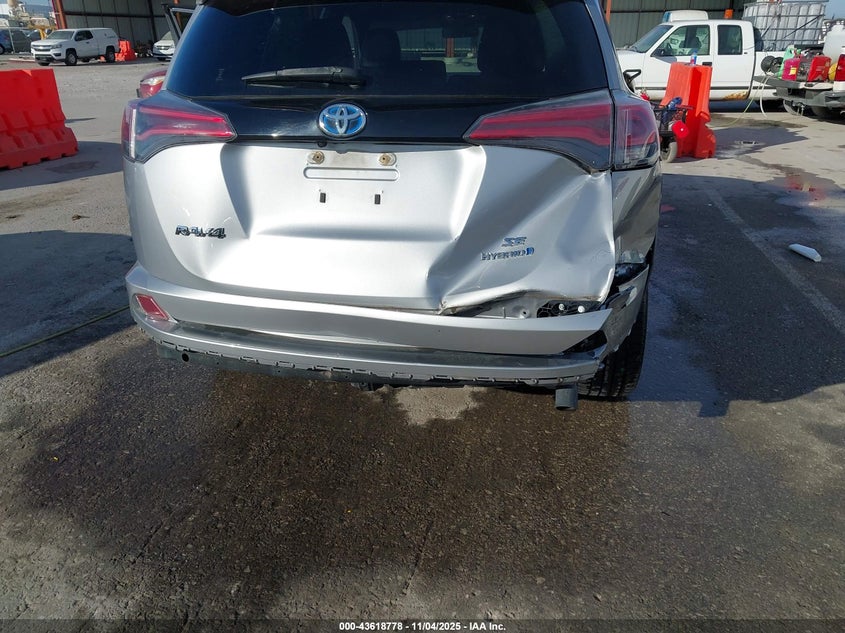 2018 TOYOTA RAV4 HYBRID SE JTMJJREV4JD175520