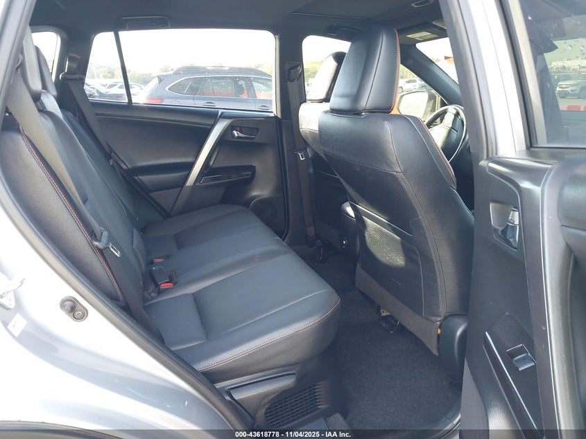 2018 TOYOTA RAV4 HYBRID SE JTMJJREV4JD175520