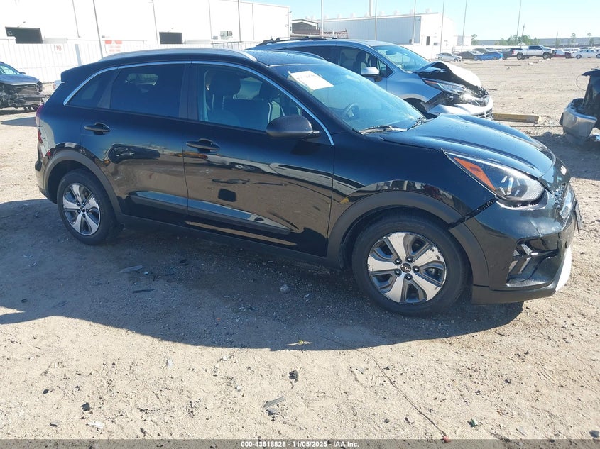 KIA NIRO LX