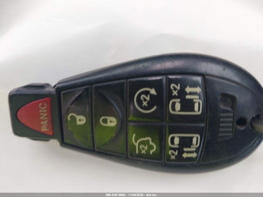 2013 Chrysler Town & Country Limited VIN: 2C4RC1GG4DR777459 Lot: 43618860